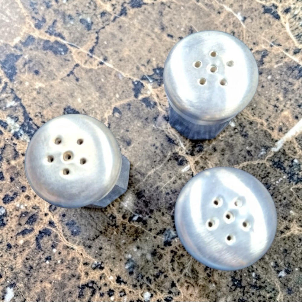New in Box Pottery Barn Individual Salt & Pepper Shakers Set of 8 Silver Plated - Picture 11 of 11